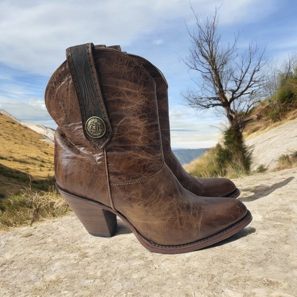 Corral Woman's Cowgirl boots size 8.5M block heel. Boot stand 9 inches. See more